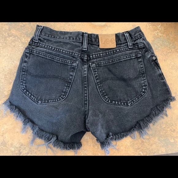 VINTAGE Lee black denim cutoff shorts!! - Picture 2 of 3